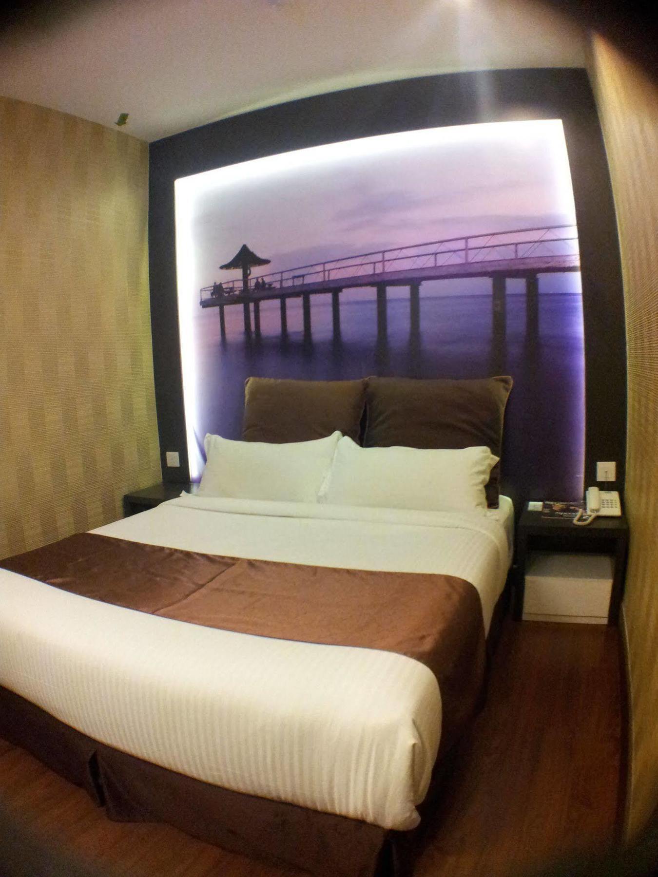 Chariton Hotel Nusa Bestari Johor Bahru Exterior foto